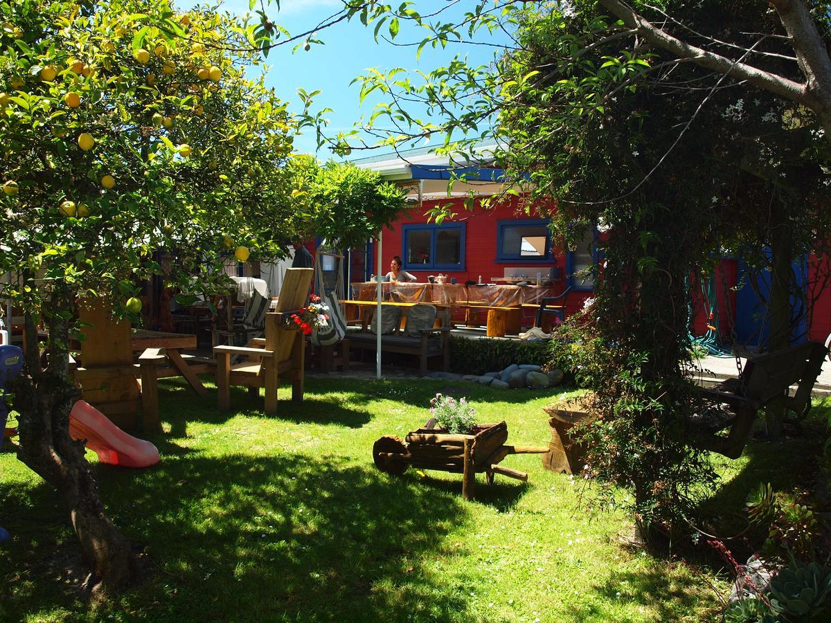 Annies Nirvana Lodge Backpackers Takaka Eksteriør billede