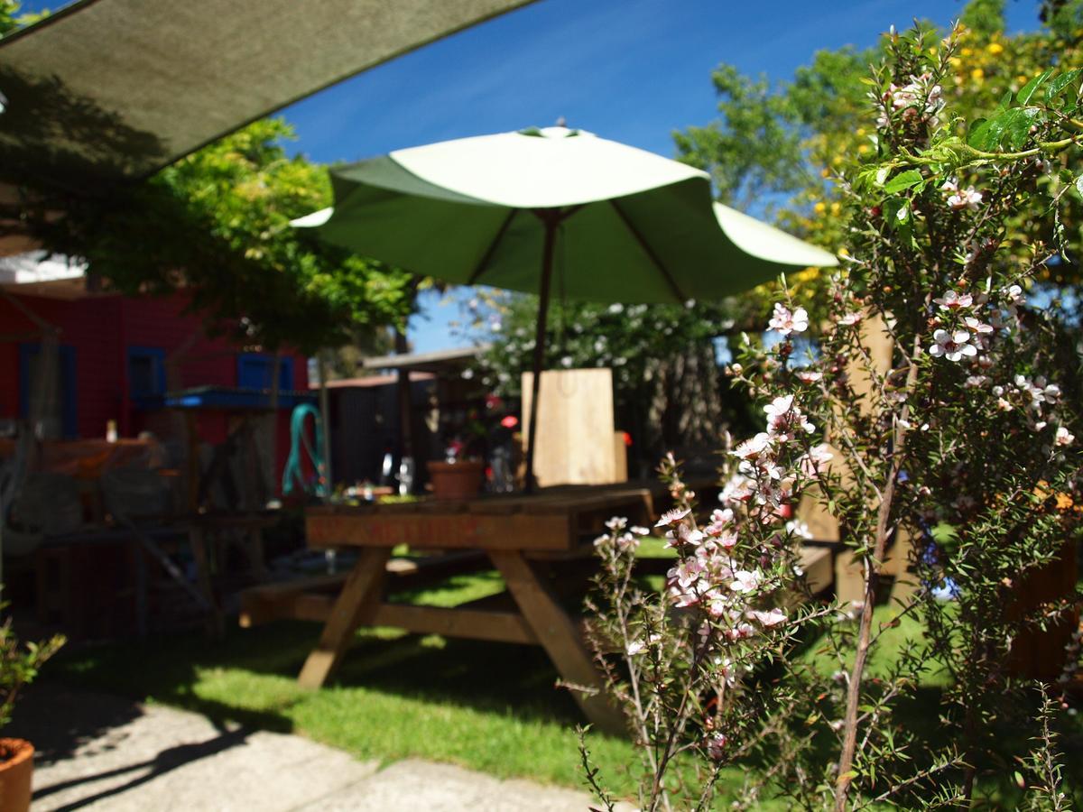 Annies Nirvana Lodge Backpackers Takaka Eksteriør billede