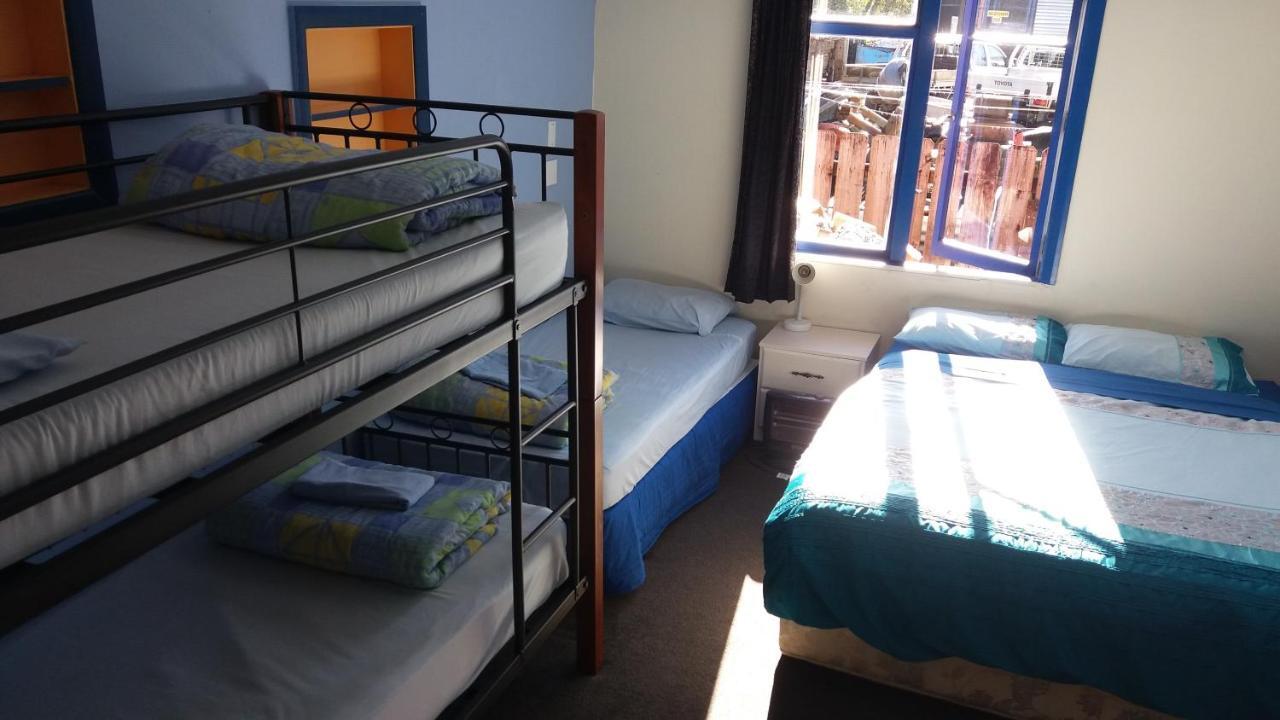 Annies Nirvana Lodge Backpackers Takaka Eksteriør billede