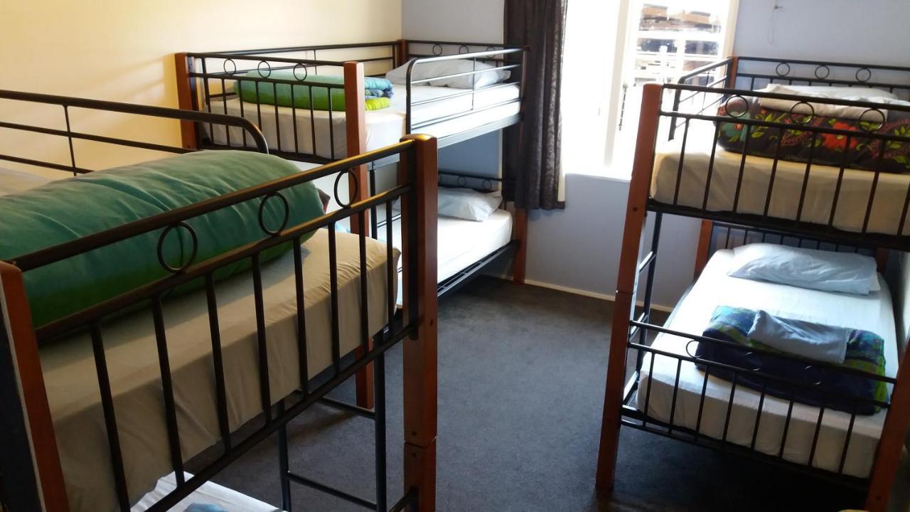 Annies Nirvana Lodge Backpackers Takaka Eksteriør billede